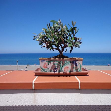 Vacanze Al Mare Patrizia'S Sweet Home Terme Vigliatore Exterior photo